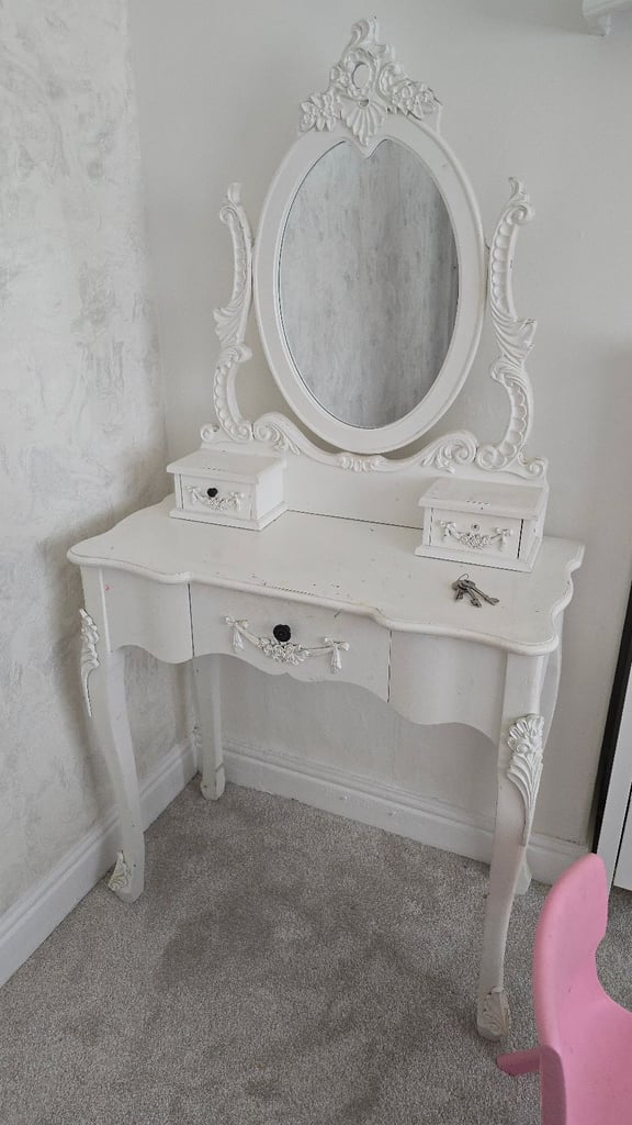 Dressing table and mirror