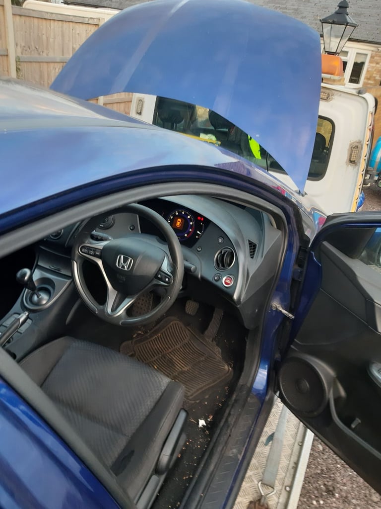 2009 Honda Civic 1.4 petrol for breaking 