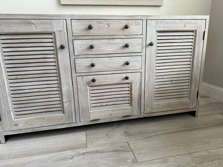 White washed sideboard 