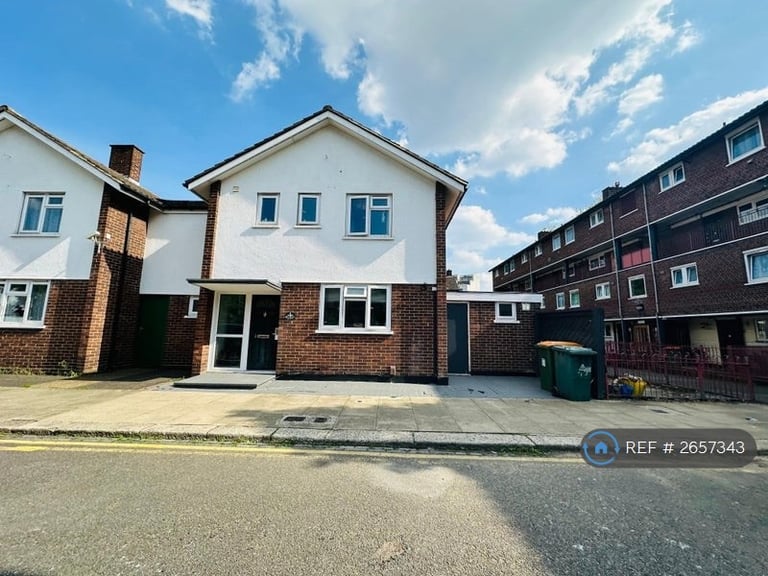 Studio flat in Oxford Road, London, E15 (#2657343)