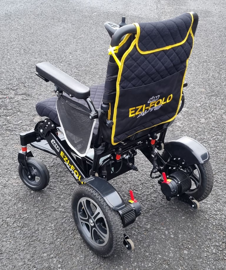 MONARCH MOBILITY EZI-FOLD AUTO- Autofolding Mobility Scooter. SHOWROOM CONDITION