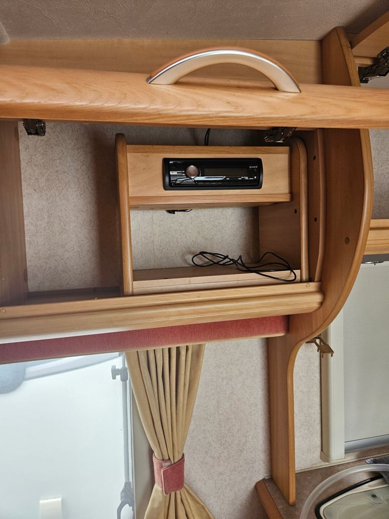 Sterling Eccles Elite Searcher Touring Caravan – For Sale