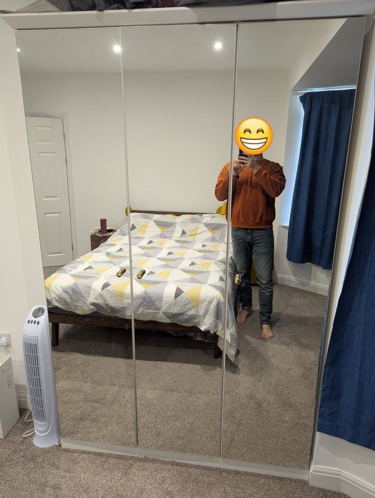 Large Mirrored Wardrobe 2070h x 1330w x 610d