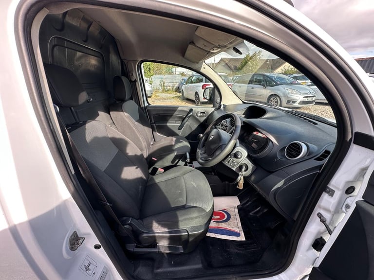 NO VAT** ULEZ COMPLIANT**FINANCE AVAILABLE**2017 RENAULT KANGOO**12 MONTHS MOT