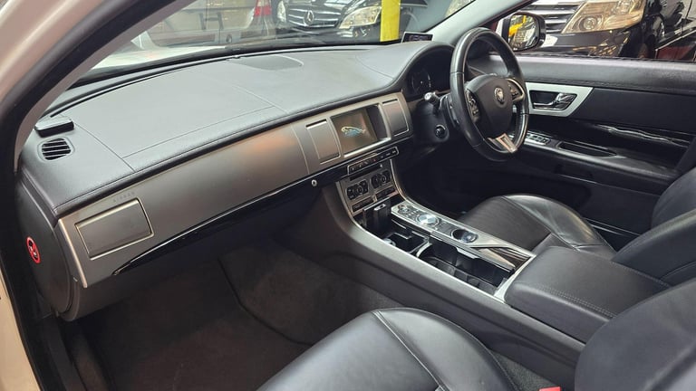  Jaguar XF 2.0I PORTFOLIO ULEZ FREE LOW MILEAGE  Petrol Automatic