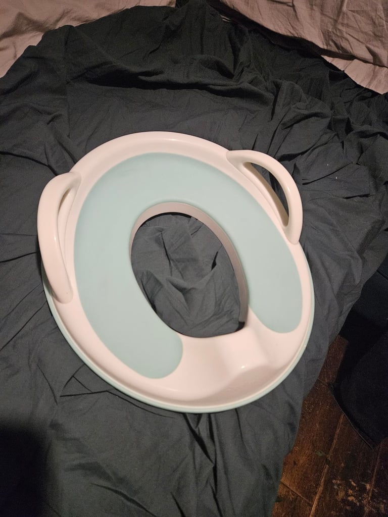 Kids toilet seat £1.50 Barely used. Spare