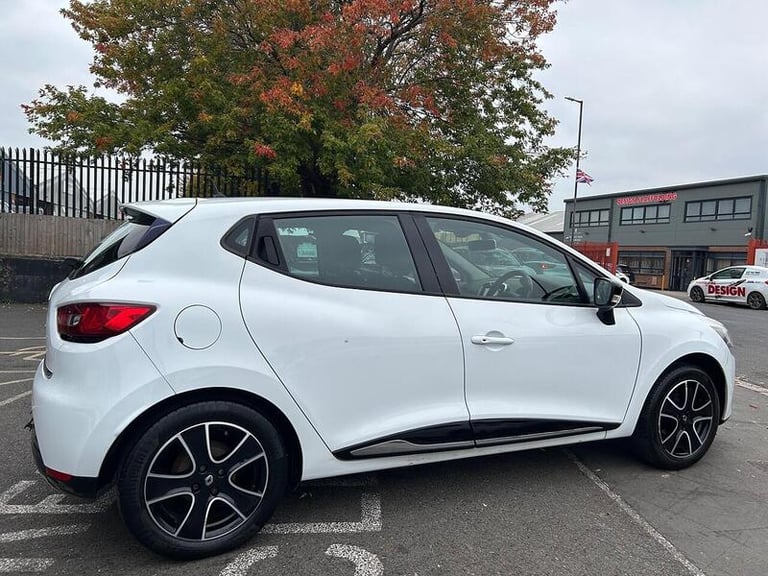 2016 Renault Clio 1.2 16V Dynamique Nav 5dr HATCHBACK PETROL Manual
