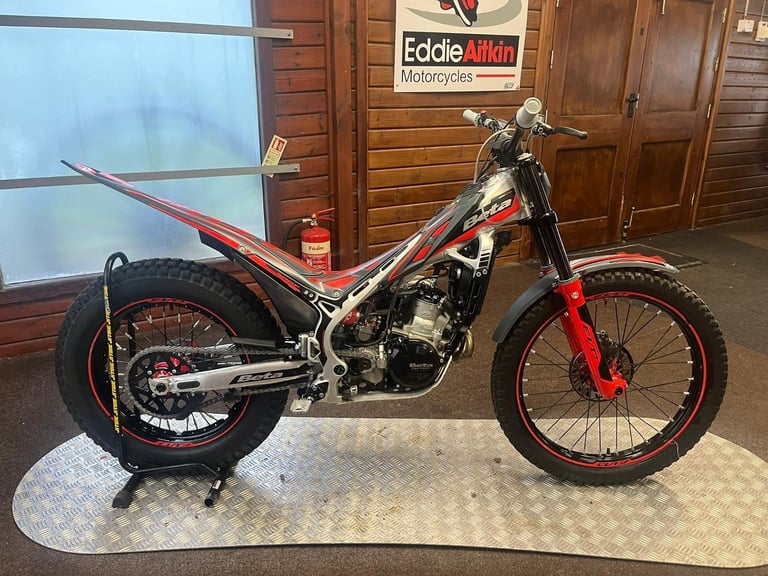 2024 BETA EVO 300 TRIALS BIKE **EX CONDITION** 
