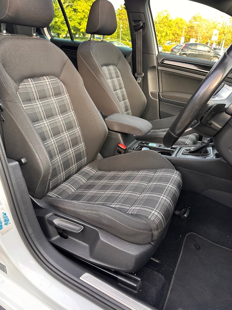 Volkswagen, GOLF, Hatchback, 2016, Semi-Auto, 1968 (cc), 5 doors