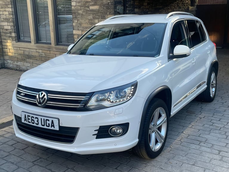 2013 Volkswagen Tiguan 2.0 TDi BlueMotion Tech R-Line 177 5dr DSG ESTATE Diesel Automatic