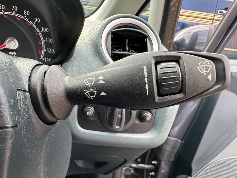 2011 Ford Fiesta 1.6 TD Zetec S Hatchback 3dr Diesel Manual (107 g/km, 94 bhp) Hatchback Diesel M...