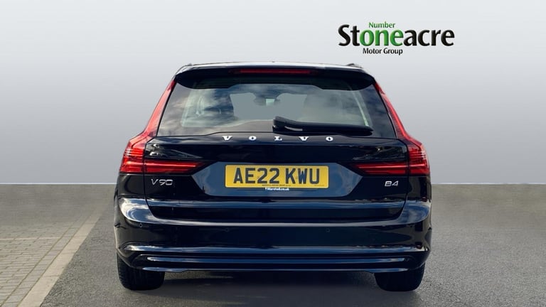 2022 Volvo V90 2.0 B4P Core 5dr Auto ESTATE PETROL Automatic