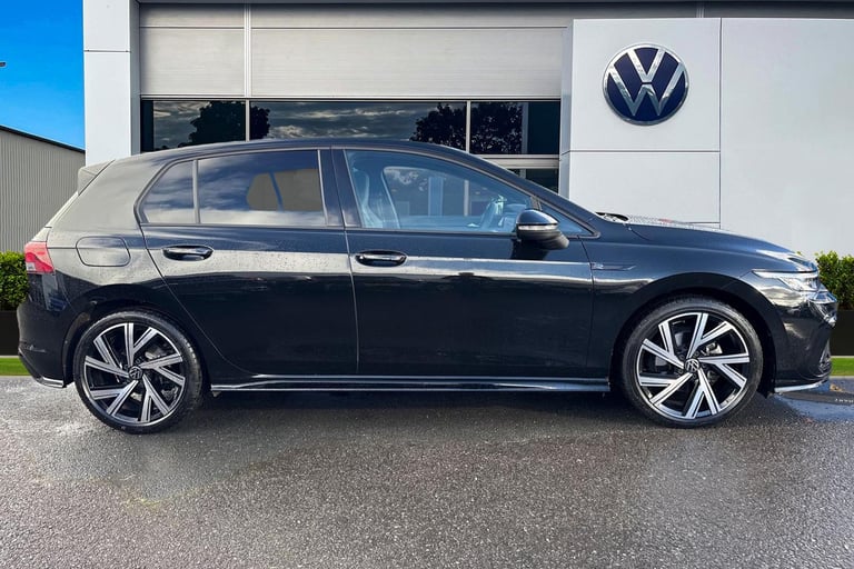 2024 Volkswagen Golf 1.5 eTSI 150 R-Line 5dr DSG Ã¢Â­ÂSunroof, Winter Pack, 18 Bergamo Alloys Ã ...