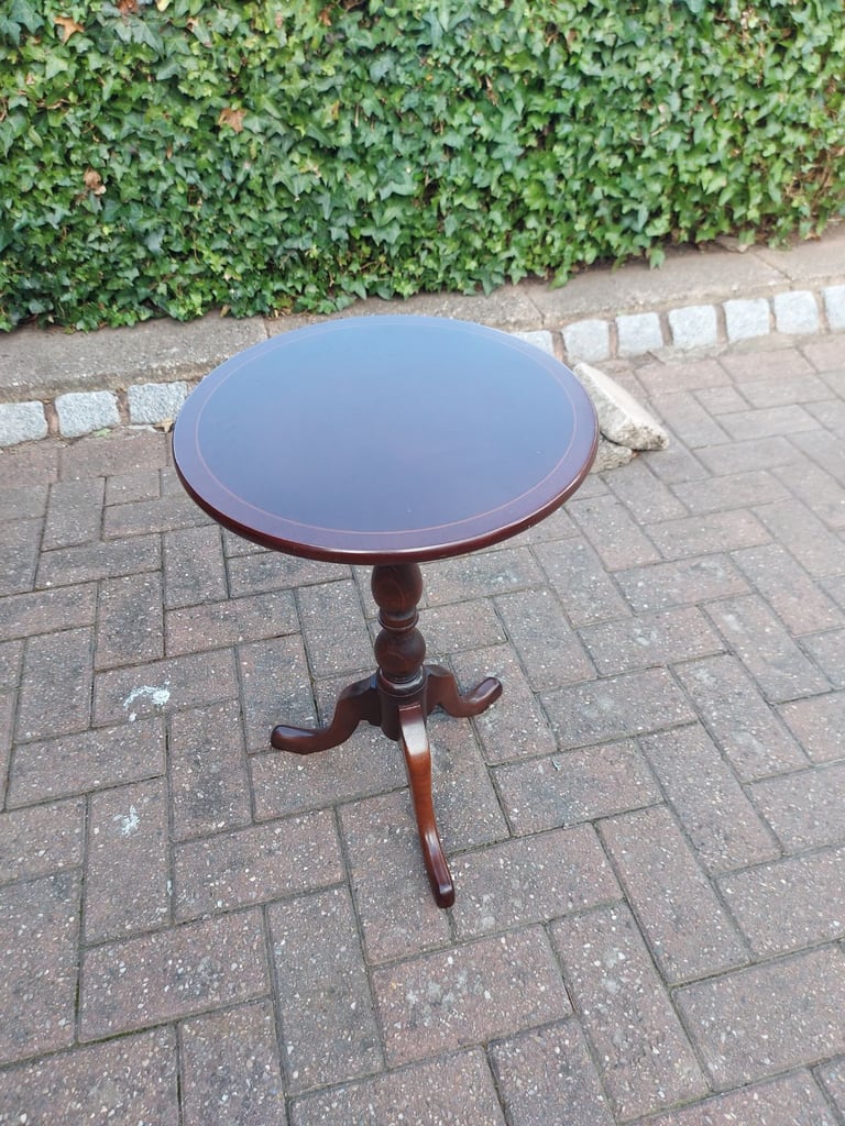 Side coffee table 
