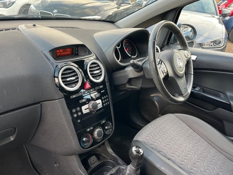 2014 Vauxhall Corsa 1.4 16V SE Euro 5 5dr Hatchback Petrol Manual