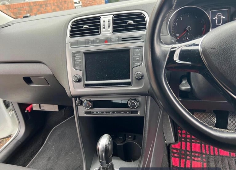 Volkswagen Polo 1.2 TSI - Automatic 