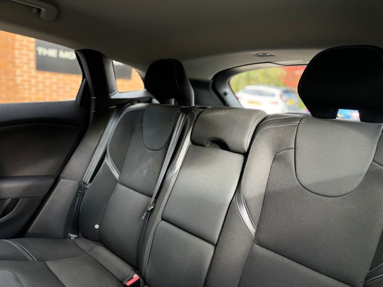 2015 Volvo V40 T2 SE 5dr HATCHBACK PETROL Manual