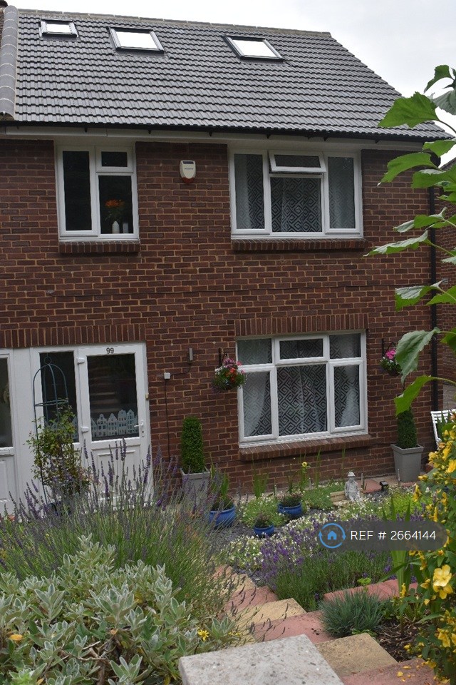 4 bedroom house in Warren Road, Orpington, BR6 (4 bed) (#2664144)
