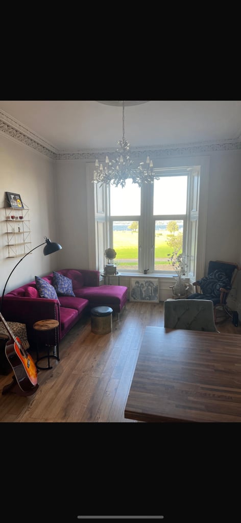Double bedroom in 2 bedroom flat overlooking Battery Park. 