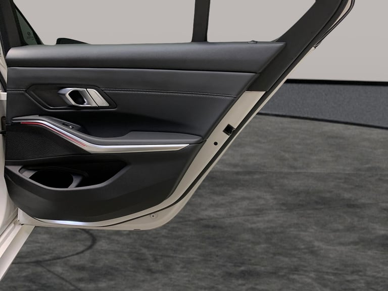 2021 BMW 3 Series 2.0 320i M Sport Saloon 4dr Petrol Auto Euro 6 (s/s) (184 ps) - INTERIOR TR Sal...