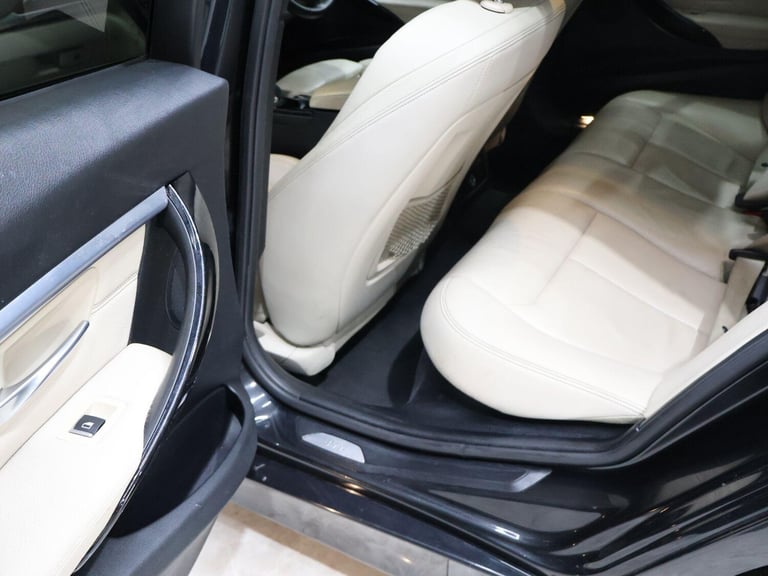 2015 BMW 3 Series 320d EfficientDynamics Sport 4dr Step Auto SALOON DIESEL Automatic