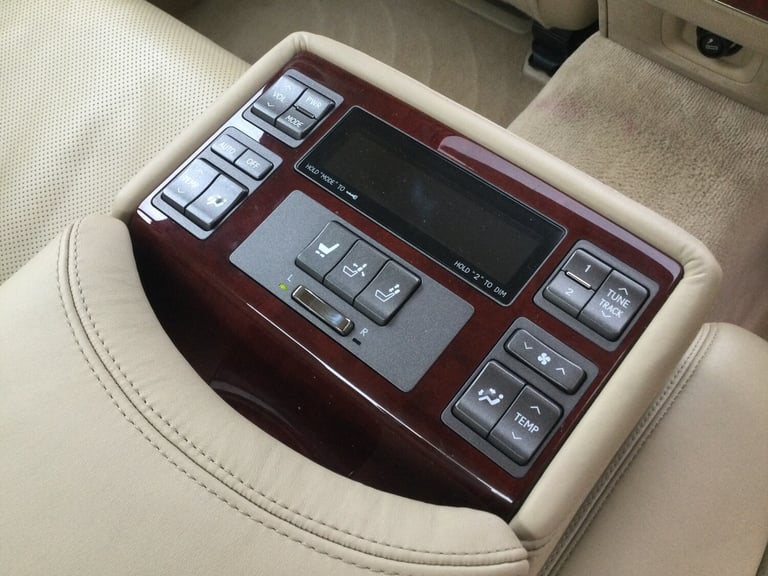 2006 Lexus LS 460 SE-L 4.6 V8 4dr Auto SALOON Petrol Automatic