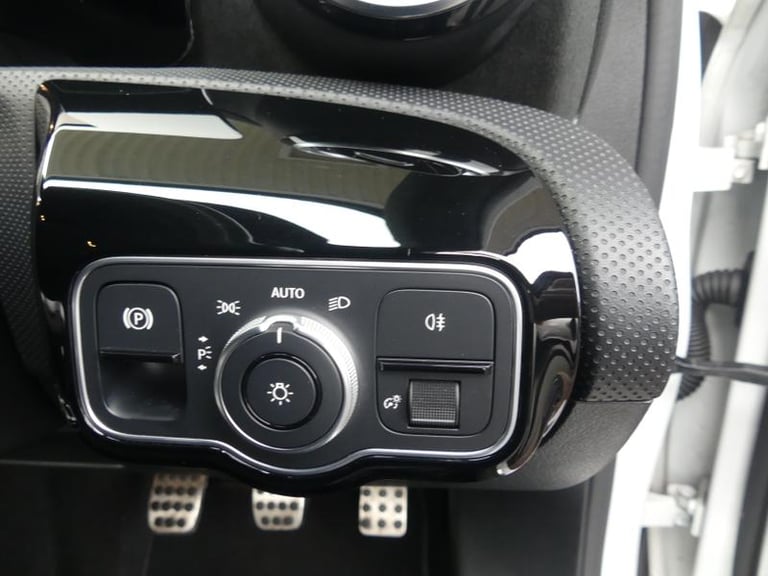 2020 Mercedes-Benz A-Class 1.3 A200 AMG Line Hatchback 5dr Petrol Manual Euro 6 (s/s) (163 ps) Ma...