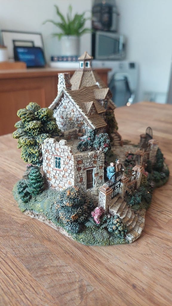 NOT LILLIPUT LANE 