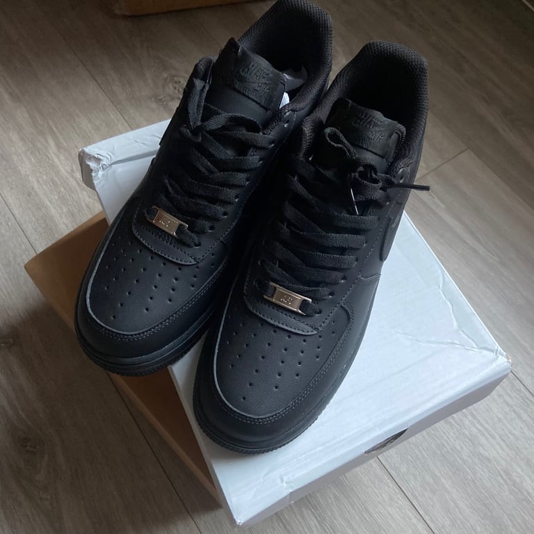 image for black airforce 1s-size 7.5