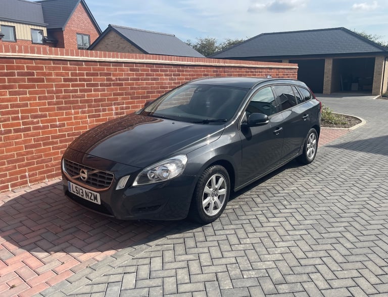 VOLVO V60 2.0 ESTATE 2013 only 1 Previous Owner