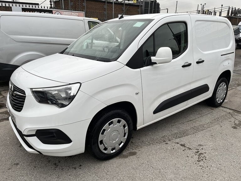 2020 Vauxhall Combo 2300 1.5 Turbo D 100ps H1 Sportive Van PANEL VAN DIESEL Manual