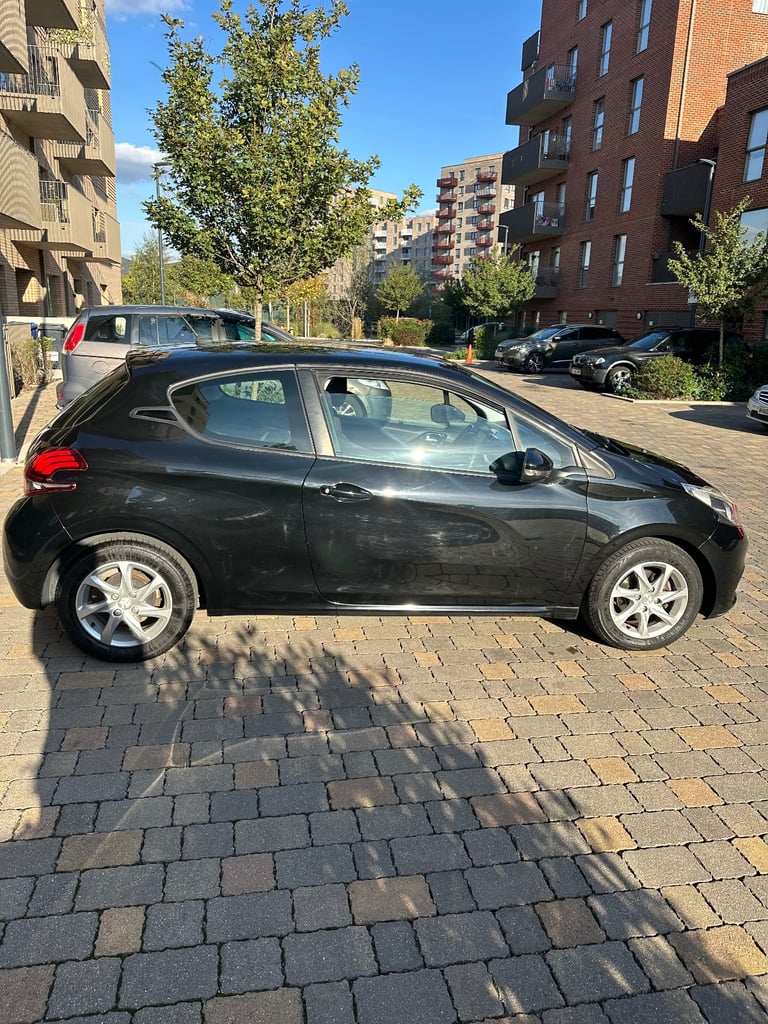 Peugeot, 208, Hatchback, 2015, Manual, 1199 (cc), 3 doors