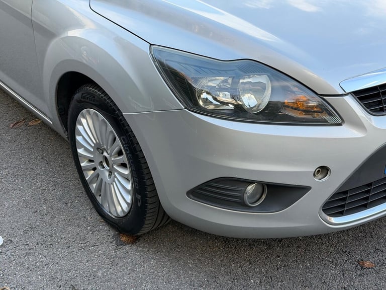 2010 Ford Focus 2.0 Titanium 5dr HATCHBACK PETROL Manual