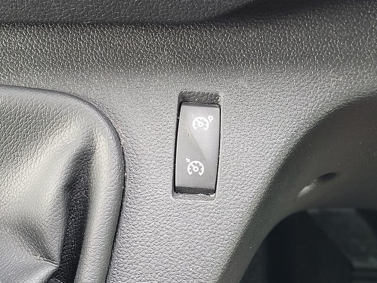 2023 Renault Master 145ps ENERGY 35 Business Luton Low Loader LWB 4.85m with Roller Shutter Doo L...