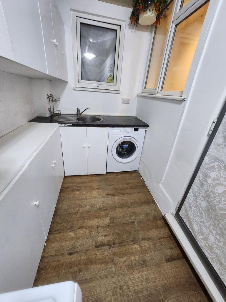 2 Bedroom Flat with garden to Rent