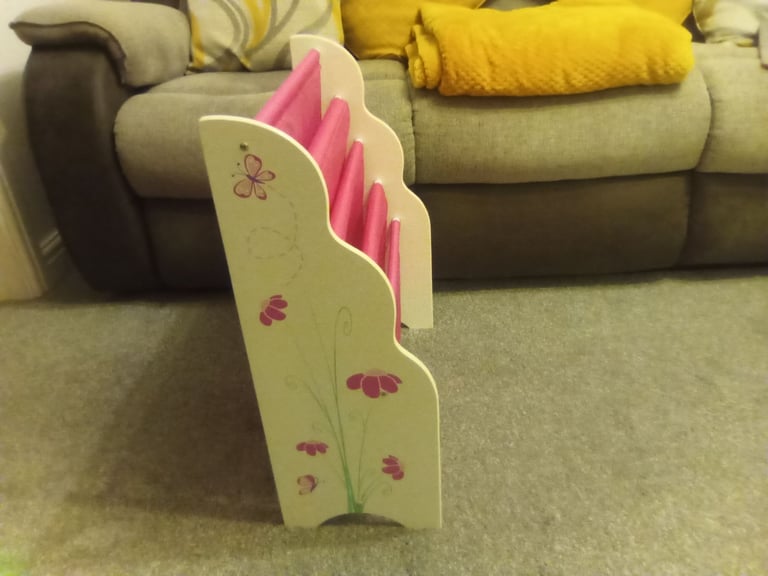 Children's book shelf