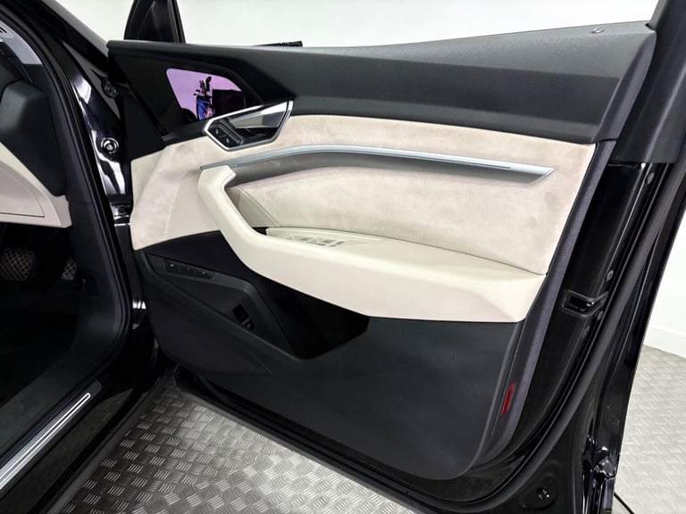  Audi e-tron 55 Launch Edition Auto quattro 5dr 95kWh Electric Automatic