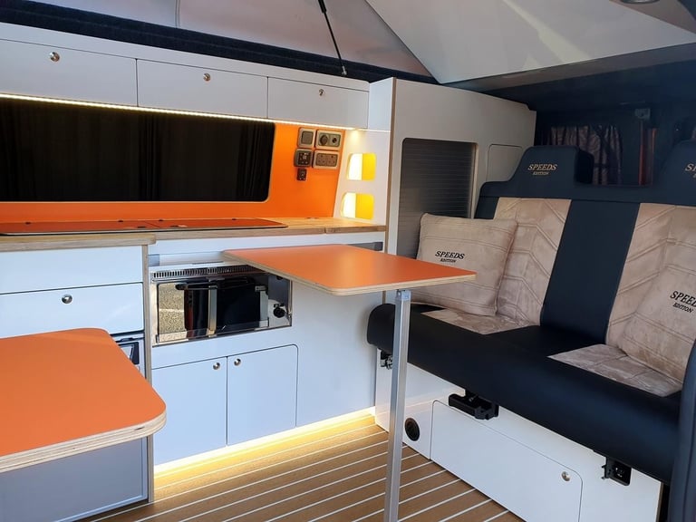 Ford Transit Custom Limited SPEEDS ADVENTURER EDITION Camper 170ps 4 Berth 