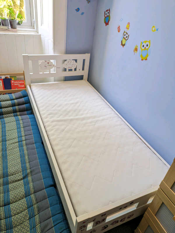Kids bed - IKEA kritter model. With mattress 