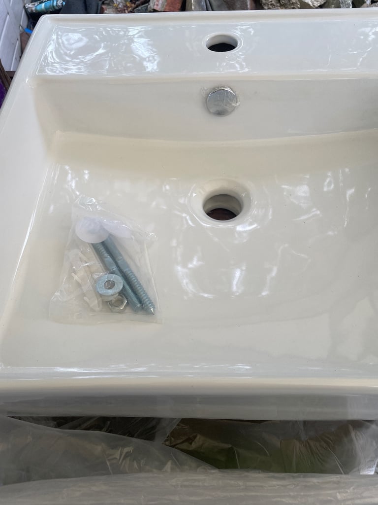 Counter top ceramic sink 