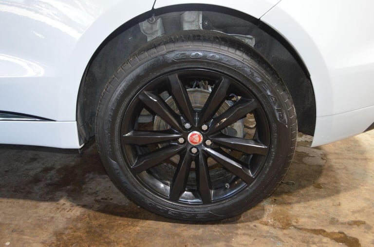 JAGUAR F-PACE 2.0 D180 Chequered Flag Auto AWD Euro 6 (s/s) 5dr 2019