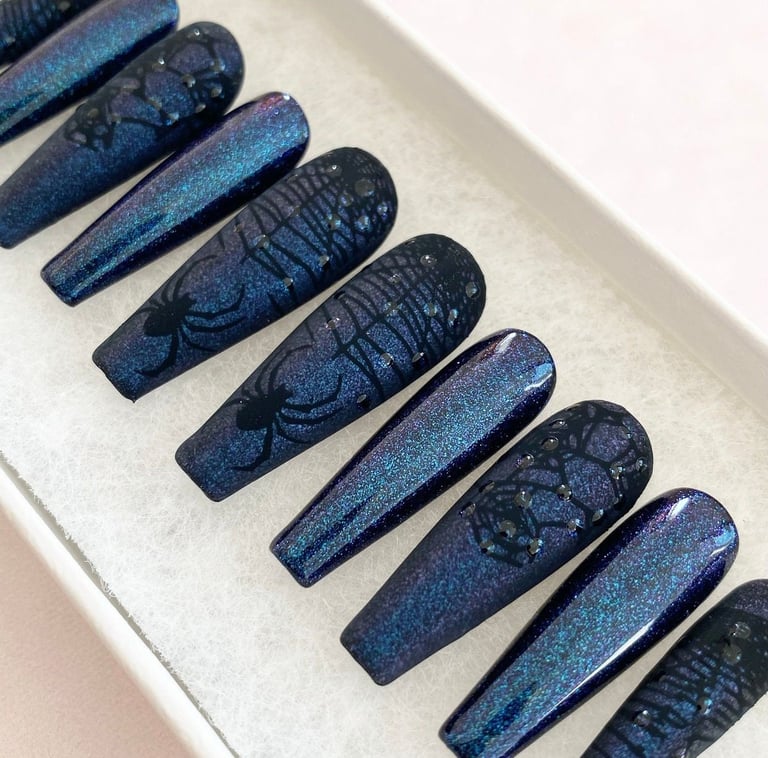 HALLOWEEN PRESS-ON NAILS - CUSTOM, HAND-PAINTED, AFFORDABLE