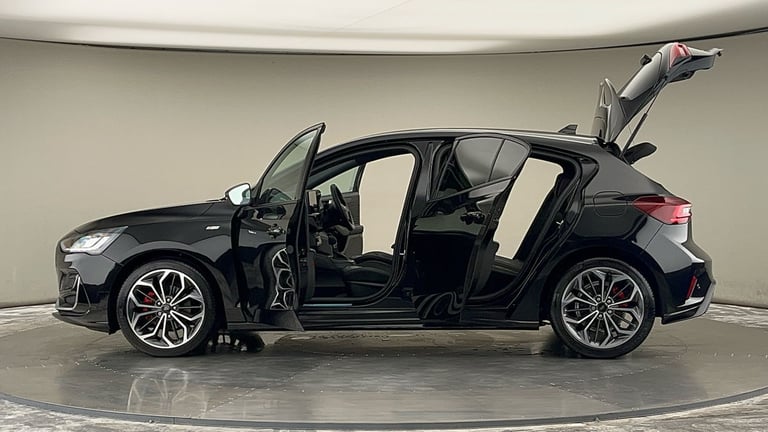 2022 Ford Focus Focus ST-Line Vignale 5 door 1.0L EcoBoost 155PS mHEV FWD 7 Speed PowerShif 5 doo...