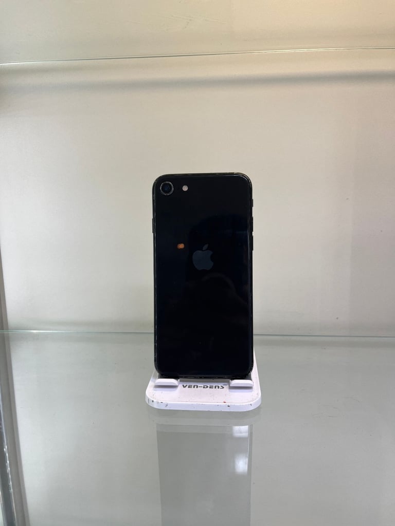 Apple iPhone SE 2ND Gen 64GB Unlocked Excellent Condition