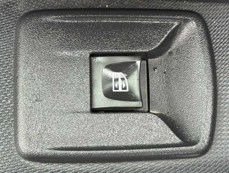2019 Dacia Logan 0.9 TCe Essential Euro 6 (s/s) 5dr Petrol