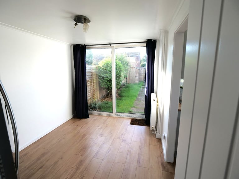 4 bedroom townhouse with garage in Bar Hill near Cambridge  