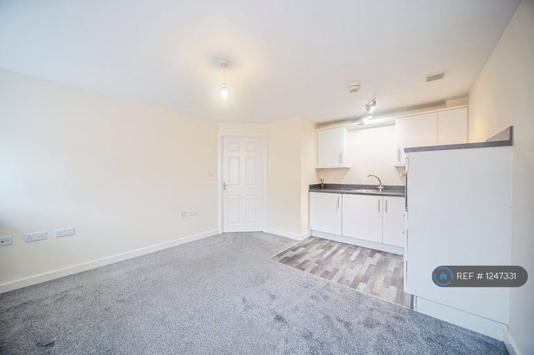 1 bedroom flat in Anglesea Terrace, Southampton, SO14 (1 bed) (#1247331)
