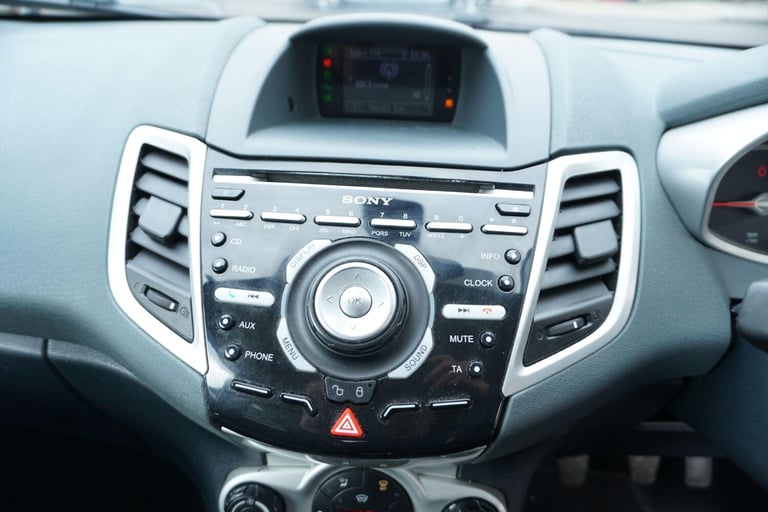 2010 Ford Fiesta 1.6 Titanium 5dr HATCHBACK Petrol Manual