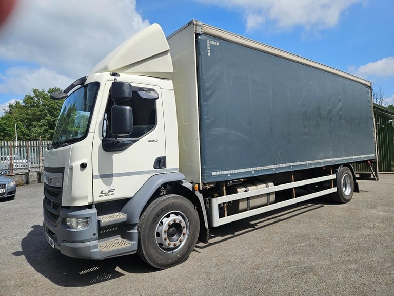 2017 DAF 18 ton curtain sider, 1 owner , low kms, warranty, UK delivery