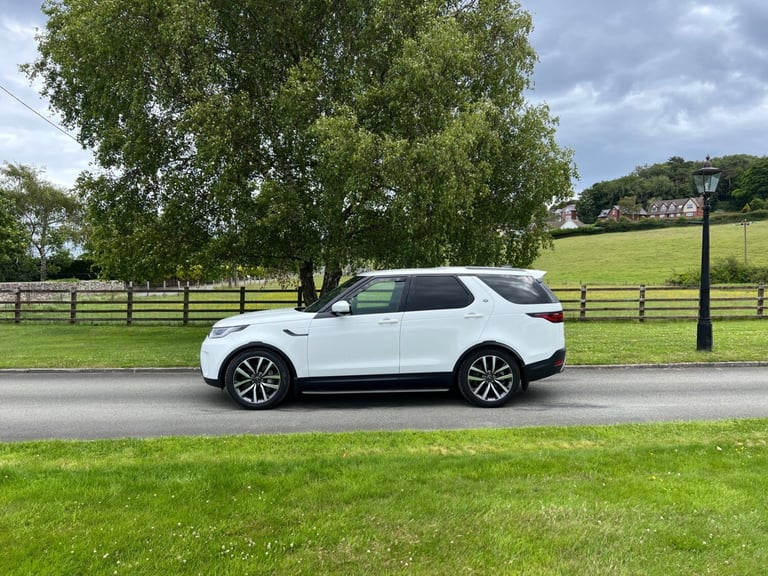 image for LAND ROVER DISCOVERY 3.0 D300 DIESEL AUTO SE COMMERCIAL VAN 22 REG 72,100 MILES
